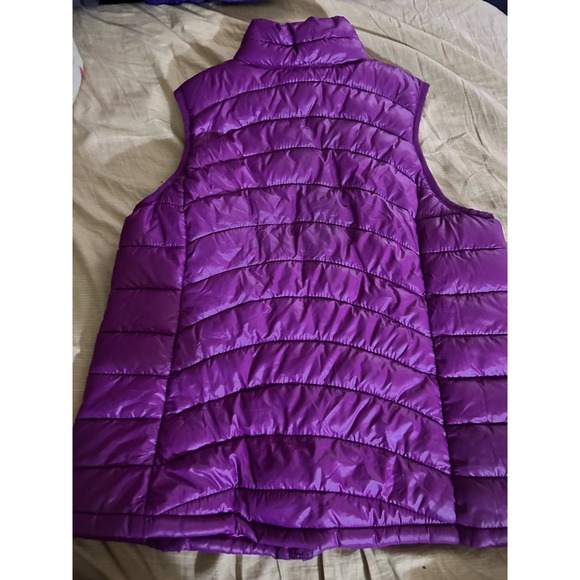 Old Navy Women's M Puffer Vest Quilted Full Zip High Collar Burgundy Plum Nylon - Picture 2 of 4